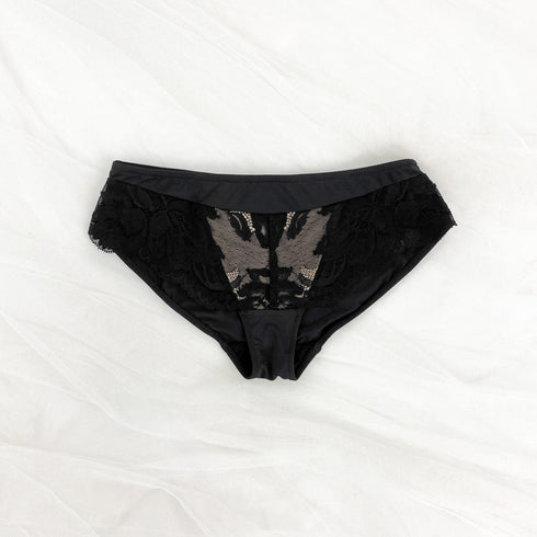 バックオープンリーフブラセット