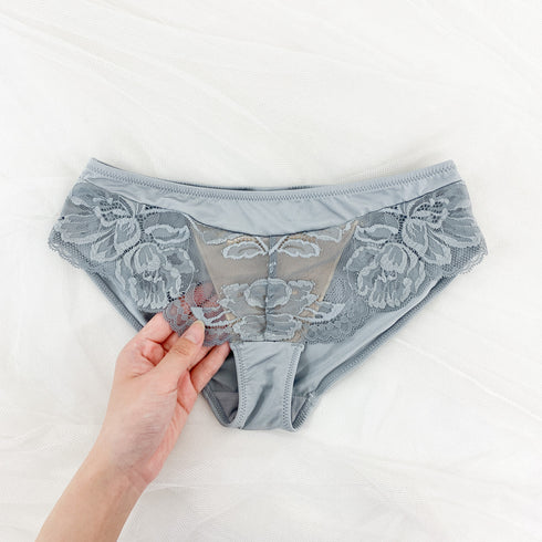 バックオープンリーフブラセット