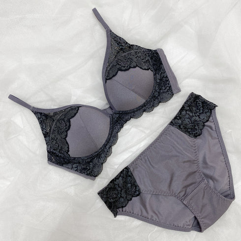 ダイヤの谷間ブラ -ブラ&ショーツセット-