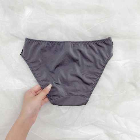 ダイヤの谷間ブラ -ブラ&ショーツセット-