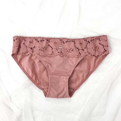 ナチュラルレーシーフラワーブラセット