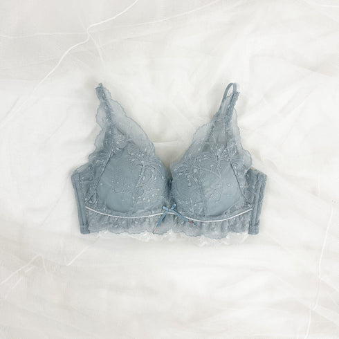 ぷるんっに惚れる 初恋ブラ -ブラ&ショーツセット-