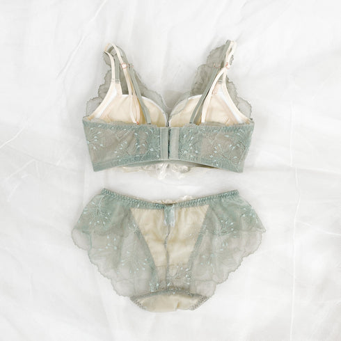 ぷるんっに惚れる 初恋ブラ -ブラ&ショーツセット-