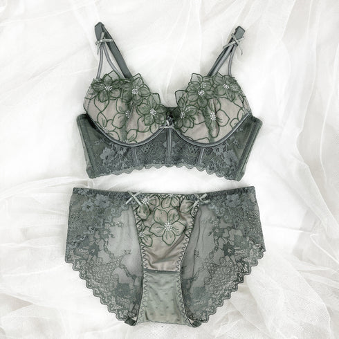 エレガントリッチフラワーブラセット