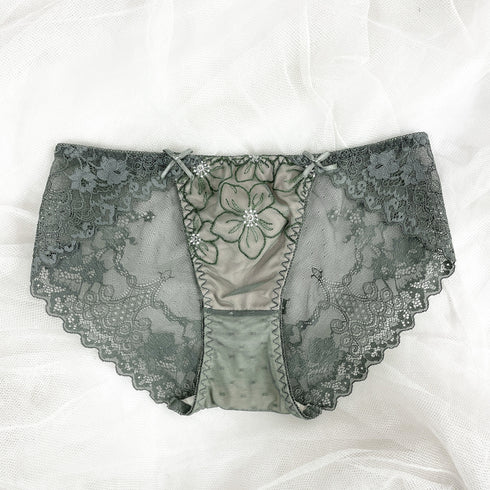 エレガントリッチフラワーブラセット