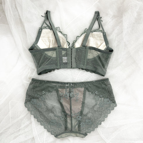 エレガントリッチフラワーブラセット