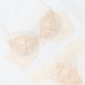 【BIGSALE】【新発売】くぎづけ谷間ブラ  ルナローズ -ブラ＆ショーツセット- 2set